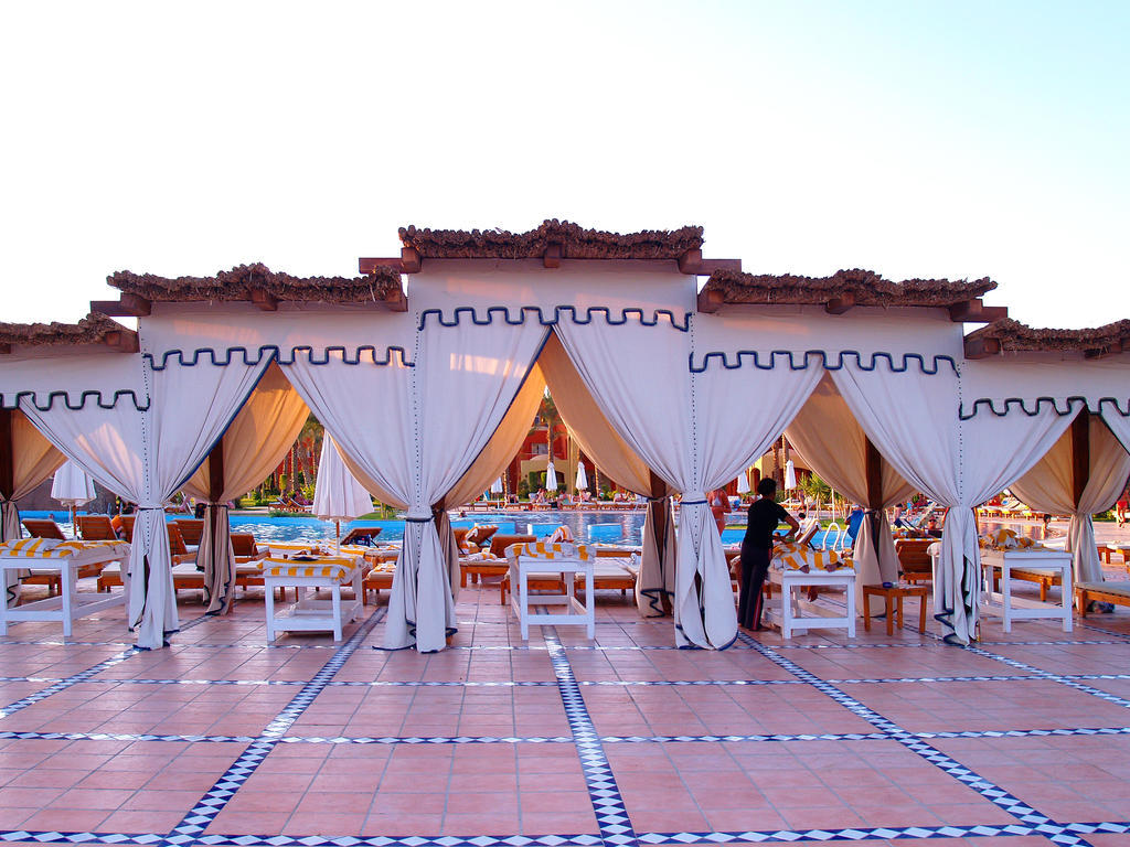 Sharm Grand Plaza Resort - Families And Couples Only Εξωτερικό φωτογραφία A restaurant in a hotel in Egypt